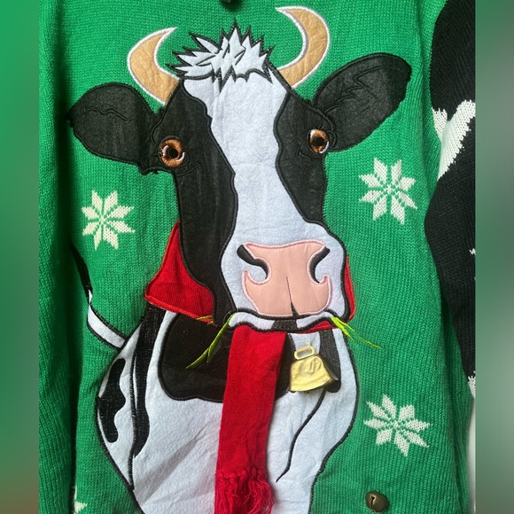 🛍️ Not So Ugly Christmas Cow Sweater - Picture 4 of 4